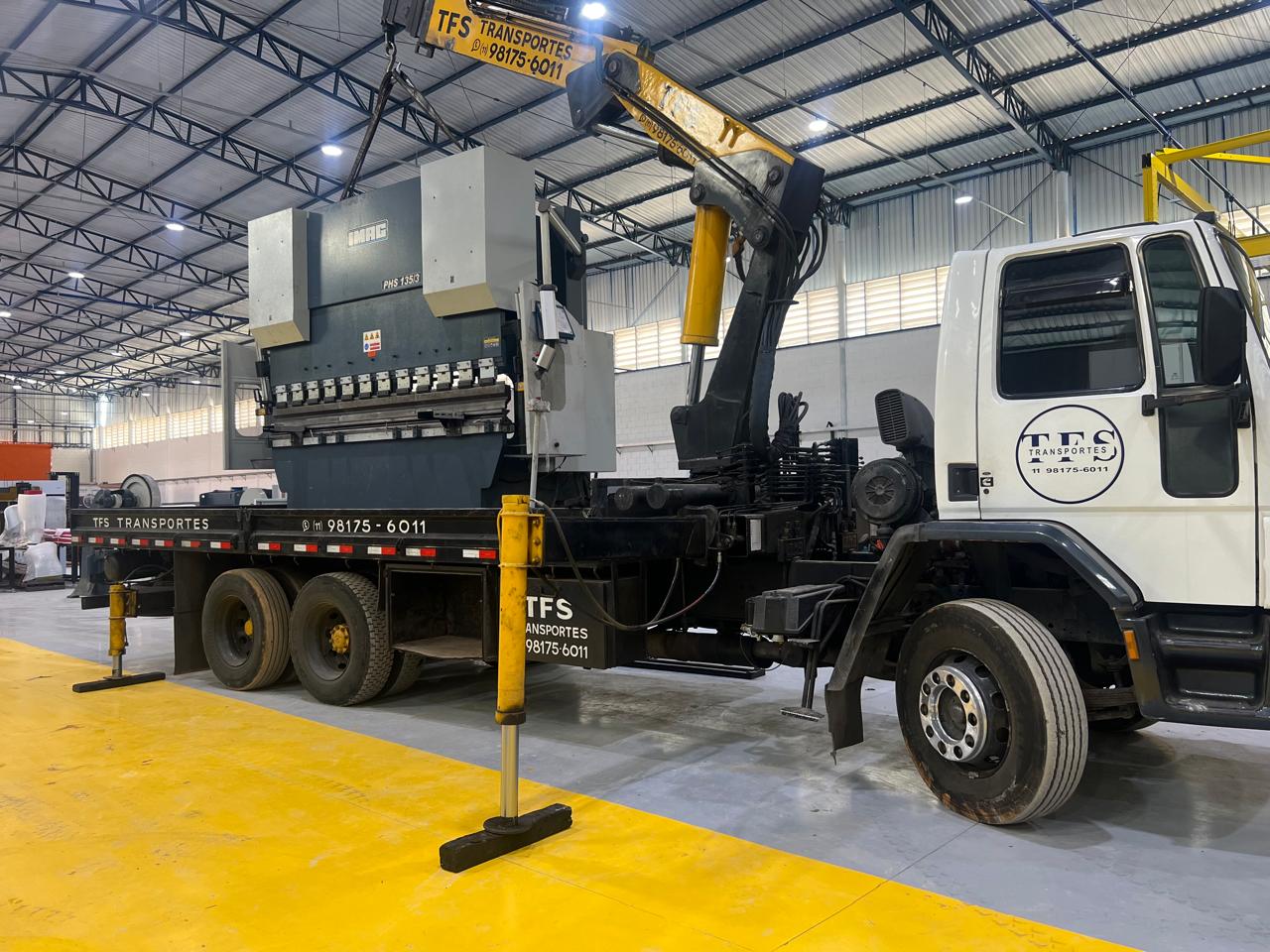 Alugar caminhão munck